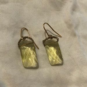Citrine stone hook earrings.